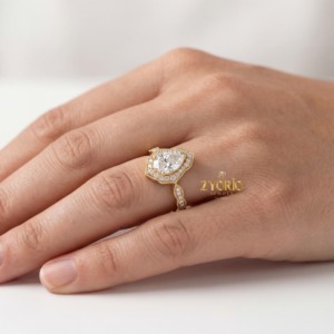 Bague de fiançailles en diamant taille poire de qualité supérieure, style vintage, sertie d'un halo, diamant de laboratoire, or massif 14 carats, cadeau de mariage pour femme - Product Image 3