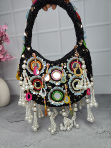 Elegante Bolso de Mano Casual de Resina Hecho a Mano, con Perlas de Media Luna y Bordado Zardozi, Ecológico y Duradero para Bodas - Product Image 2