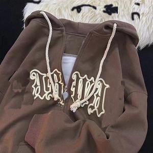 เสื้อฮู้ดดี้พิมพ์ลายกราฟิก 3 มิติ ผ้าฝ้าย 100% แบบกำหนดเอง เสื้อฮู้ดดี้พิมพ์ลายพาวเดอร์พัฟเนื้อหนาแบบเฟรนช์เทอร์รี่ เสื้อฮู้ดดี้ซิปปักลายแบบกำหนดเอง - Product Image 3