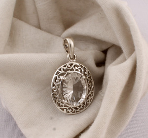 Colgante Vintage de Plata de Ley 925 con Cristal de Cuarzo y Engaste de Bisel, Piedra Preciosa Natural, Hecho a Mano, Estilo Antiguo, 18 Pulgadas, Venta al por Mayor - Product Image 1