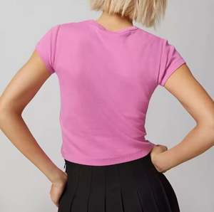 T-shirt court pour femme 100 % coton, coupe ajustée, col rond, avec impression graphique personnalisée, style décontracté - Product Image 5