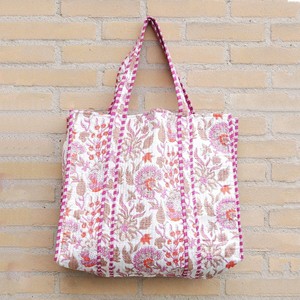 Sac fourre-tout bohème matelassé en coton brodé floral indigo, résistant à l'eau, fait main, motif uni, pour toutes les saisons - Product Image 5