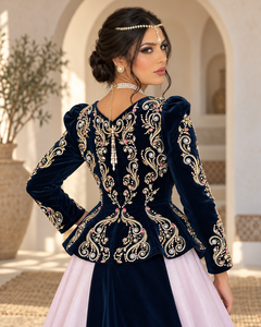 Caftán marroquí Mishkat Couture Maxi Karakou color marfil, bordado a mano con hilo de seda, perlas y pedrería, elegante y holgado. - Product Image 3