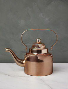 Tetera de cobre, utensilio de cocina tradicional que mejora el sabor del té, café y otras bebidas mediante métodos de ebullición auténticos para uso diario en el hogar. - Product Image 3