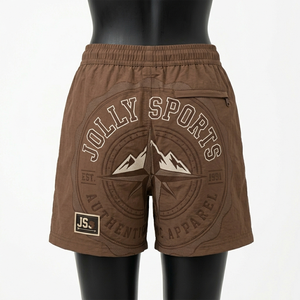 Shorts cortavientos de nailon premium de 140 GSM para mujer, suaves, transpirables, color marrón, con bolsillos tipo cargo, logotipo impreso, parche tejido, shorts personalizados para mujer - Product Image 2