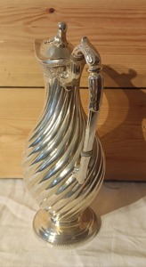 Premium Lavish Silver Pitcher With <b>Secure</b> Clip Lid Stylish Jug Ideal For Beverages Special Occasions Serving And Gifting - Product Image 6