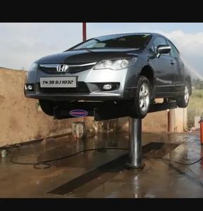 Elevador Hidráulico de Alta Resistencia para Lavado de Autos, para Centros de Detallado y Estaciones de Limpieza de Vehículos, Disponible a un Precio Accesible - Product Image 2