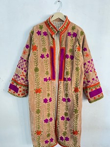 Chaqueta Larga de Terciopelo Negro Bordada a Mano para Mujer, Cuello Alto, Estilo Boho, Patrón Floral, Manga Larga, Ropa de Invierno - Product Image 2