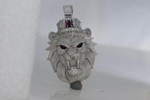 Colgante de Corona con Cara de León y Diamantes Redondos Cultivados en Laboratorio, Estilo Hip Hop, con Oro, Joyería Fina para Fiestas - Product Image 3