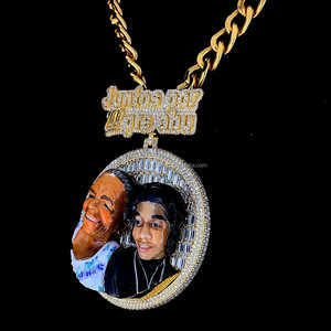 Colgante de dos caras de esmalte 3D personalizado, colgante de diamante de moissanita VVS de corte redondo y esmeralda 925 de plata esterlina chapada en oro rosa - Product Image 2