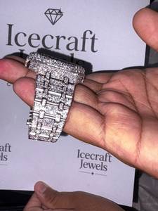 Ensemble de boîtier et bracelet de montre de luxe haut de gamme avec pierres de moissanite VVS serties à la main - Product Image 4
