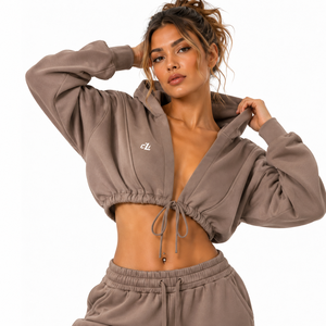 Ensemble de survêtement chic pour femme, comprenant un sweat à capuche court à col en V profond et à nouer sur le devant, et un pantalon de survêtement à jambe large en molleton épais, avec logo personnalisé, style streetwear décontracté - Product Image 2