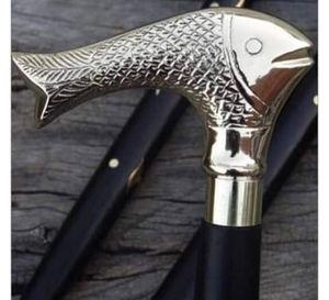 AYAANS CREATIONS Bâton de marche en bois incrusté de laiton Bâton de marche en bois de luxe avec poignée en tête d'animal sculptée à la main - Product Image 1