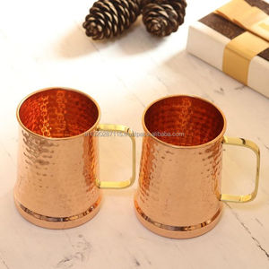 Taza de mula de cobre liso con acabado de lujo y características artesanales adecuada para cenas formales o fiestas al aire libre - Product Image 1