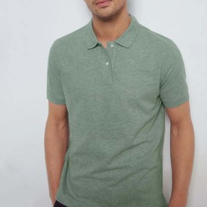 เสื้อโปโลแขนสั้นผู้ชาย สีเขียวล้วน ลำลอง ผ้าถัก ติดกระดุมด้านหน้า ทรงปกติ - Product Image 2