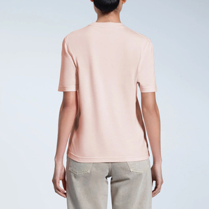 T-shirt pour femme en coton 100% rose pâle, col rond, coupe classique, manches courtes, style minimaliste, à porter au printemps et en été - Product Image 2