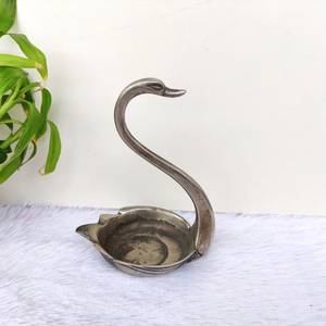 Cendrier en métal de qualité supérieure pour la maison, le bureau et l'extérieur - Product Image 1