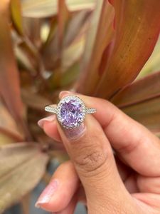 แหวนทองคำแท้ 18K ประดับเพชรแล็บโกรว์ 2 กะรัต ความใส VVS1 ดีไซน์วงแหวนซ่อนแบบอินฟินิตี้ ชุบโรเดียม ชุดแหวนแต่งงานสุดโรแมนติก - Product Image 3