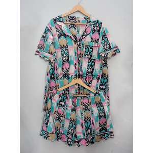 Conjunto de Pijama de Algodón 100% Hecho a Mano en India, Estampado Digital Floral, Clásico de Invierno, Suave, Transpirable, de Secado Rápido, Romántico - Product Image 1