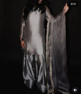 Conjunto de Palazzo Farshi de Crepé de Seda para Mujer con Dupatta, Estilo Salwar Kameez para Fiestas, Bordado con Lentejuelas y Espejos Reales, Sin Arrugas - Product Image 4