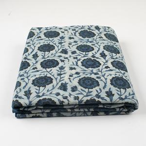 Tissu en voile de coton pur à 100% fait main en Inde, imprimé floral, léger, imprimé Dabu - Product Image 1