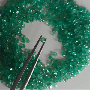 Esmeraldas Naturales de Montaña Roja, Gemas Hechas a Mano de Minas Brasileñas, Corte Ovalado y en Forma de Pera, Lote de 90 Quilates para Joyería - Product Image 3