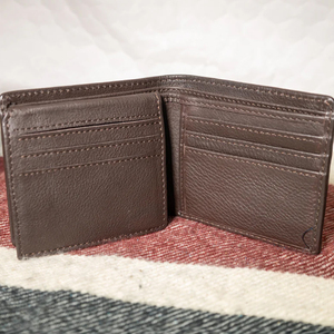 Cartera de Cuero Vacuno con Pelo de Primera Calidad para Hombre, Cartera Bifold de Cuero Genuino, Proveedor de Logotipos Personalizados con Caja de Empaque Personalizada - Product Image 4