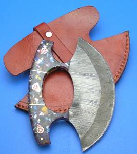Cuchillo Ulu de Damasco Hecho a Mano con Resina y Mango – Cuchillo de Chef Premium para Exteriores - Product Image 3