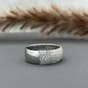 Anillo de Eternidad Ancho de Plata de Ley 925 con Pavé de Diamantes Moissanita para Hombre, Anillo de Boda Iced Out, Anillo de Declaración Estilo Hip Hop - Product Image 3
