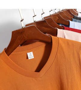 Camiseta al por Mayor de 210 Gsm, 100% Algodón, Manga Corta, Cuello en V, Corte Regular, Personalizable con Logotipo, Lisa, para Hombre - Product Image 2