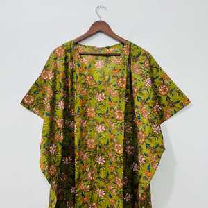 ชุดเดรสคาฟทันผ้าฝ้ายอินเดีย 100% ลายดอกไม้ คอวี ทรงเอไลน์ น้ำหนักเบา เหมาะสำหรับใส่ไปชายหาด ผ้าฝ้ายพิมพ์ลายด้วยมือ สวมใส่สบายๆ ในฤดูร้อน - Product Image 4
