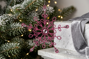 Ornement de Noël en forme de flocon de neige en métal pailleté avec accent en cristal - Product Image 5