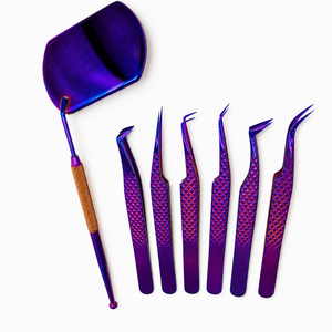 Pince à épiler pour sourcils en acier inoxydable violet de haute qualité, poignées texturées, pointes inclinées, écologiques, durables pour un usage professionnel - Product Image 1