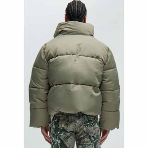 Veste matelassée unisexe personnalisée en nylon imperméable et chaud pour homme, col montant zippé, coupe oversize, idéale pour l'automne - Product Image 3