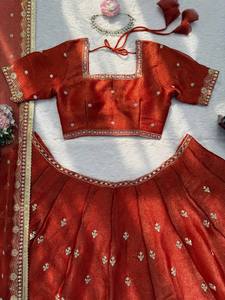 Lehenga Choli Tradicional de Seda de Diseñador al por Mayor, 3.8 Metros, Estilo Flare, Nuevo, Listo para Usar, Ropa de Fiesta India y Pakistaní para Mujer, Invierno - Product Image 3