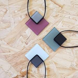 Collier en bois et résine, accessoire de mode parfait en cristal pour toutes les occasions - Product Image 2