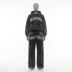 Conjunto de Sudadera Corta Negra con Lavado Ácido y Pantalones Anchos de Felpa para Mujer, Estilo Urbano, Venta al por Mayor OEM - Product Image 3