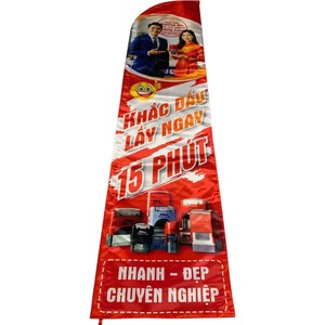 ธงขนนกแบบ Pennant พร้อมเสาธงอะลูมิเนียม พิมพ์ลายดิจิตอลบนผ้าโพลีเอสเตอร์ ทนทาน เหมาะสำหรับงานกีฬาและเกมส์ - Product Image 5