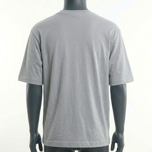 เสื้อยืดผู้ชายสีเทาเรียบง่ายทันสมัย ผ้าฝ้ายคุณภาพสูง ทรงหลวม สวมใส่สบาย เหมาะสำหรับฤดูร้อน รับสกรีนลายตามสั่ง ขายส่ง - Product Image 3