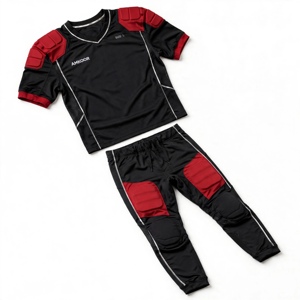 Ensemble de maillot de football américain rembourré noir et rouge pour homme, sans manches, col en V, taille élastique, coupe athlétique en mesh, anti-humidité, imprimé - Product Image 3