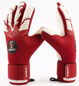 ถุงมือผู้รักษาประตูมืออาชีพ ยางเยอรมันแบบ Contact Latex ทรง Negative cut สีแดง โลโก้แบรนด์สั่งทำได้ ระดับการแข่งขัน - Product Image 1
