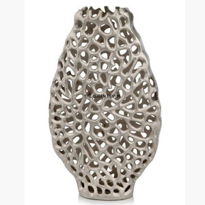 Vase à fleurs en métal décoratif pour la maison, de haute qualité, en gros, vintage, unique, moderne, pour une utilisation festive - Product Image 4