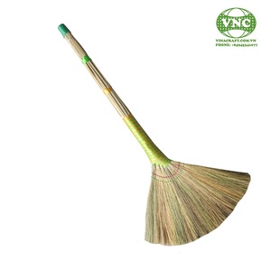 Balai à herbe vietnamien avec long manche en plastique, poils doux, écologique et durable pour le nettoyage des meubles et des sols - Prix - Product Image 5