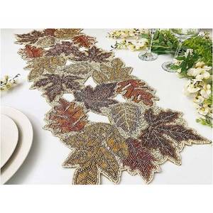 Nouveauté : Chemin de table en verre perlé à motif feuille d'érable, idéal pour la table à manger, parfait pour Halloween, Noël et Pâques - Product Image 1