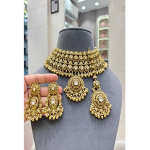 ชุดสร้อยคอพร้อมต่างหูและจี้ประดับมอสซาไนต์ ดีไซน์หรูหรา คุณภาพพรีเมียม ชุบทอง เหมาะสำหรับงานแต่งงานและงานปาร์ตี้สำหรับผู้หญิง - Product Image 1