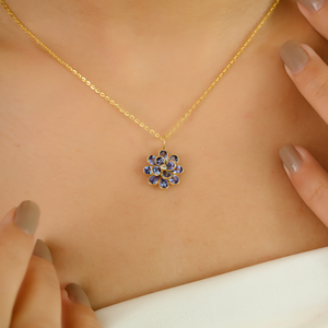 Magnifique pendentif en or jaune pur K18 de conception nouvelle, fait main, avec tanzanite et diamants en forme de fleur, bijoux de haute qualité pour femmes - Product Image 4