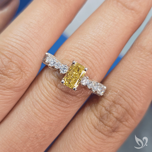 Bague en diamant jaune radiant certifié IGI, 1 carat, diamant jaune intense fantaisie, bague en or 10 carats - Product Image 2