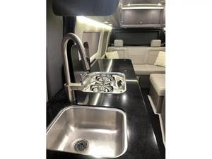 Fournisseur de <span class=keywords><strong>camping</strong></span>-cars d'occasion <span class=keywords><strong>Airstream</strong></span> Interstate 24GT EXT 3500 Classe B 2022 - Product Image 5