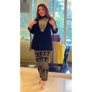 FANTAISIE VISCOSE VELOURS BRODERIE SEQUENCE TRAVAIL HAUT BAS AVEC DUPATTA BLEU - Product Image 1