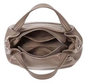 Indian Supplier Designer Women Leather Handbag Fashion <b>Shoulder</b> <b>Bag</b> with <b>Large</b> Capacity for Travel Use for Worldwide Supply - Product Image 3
